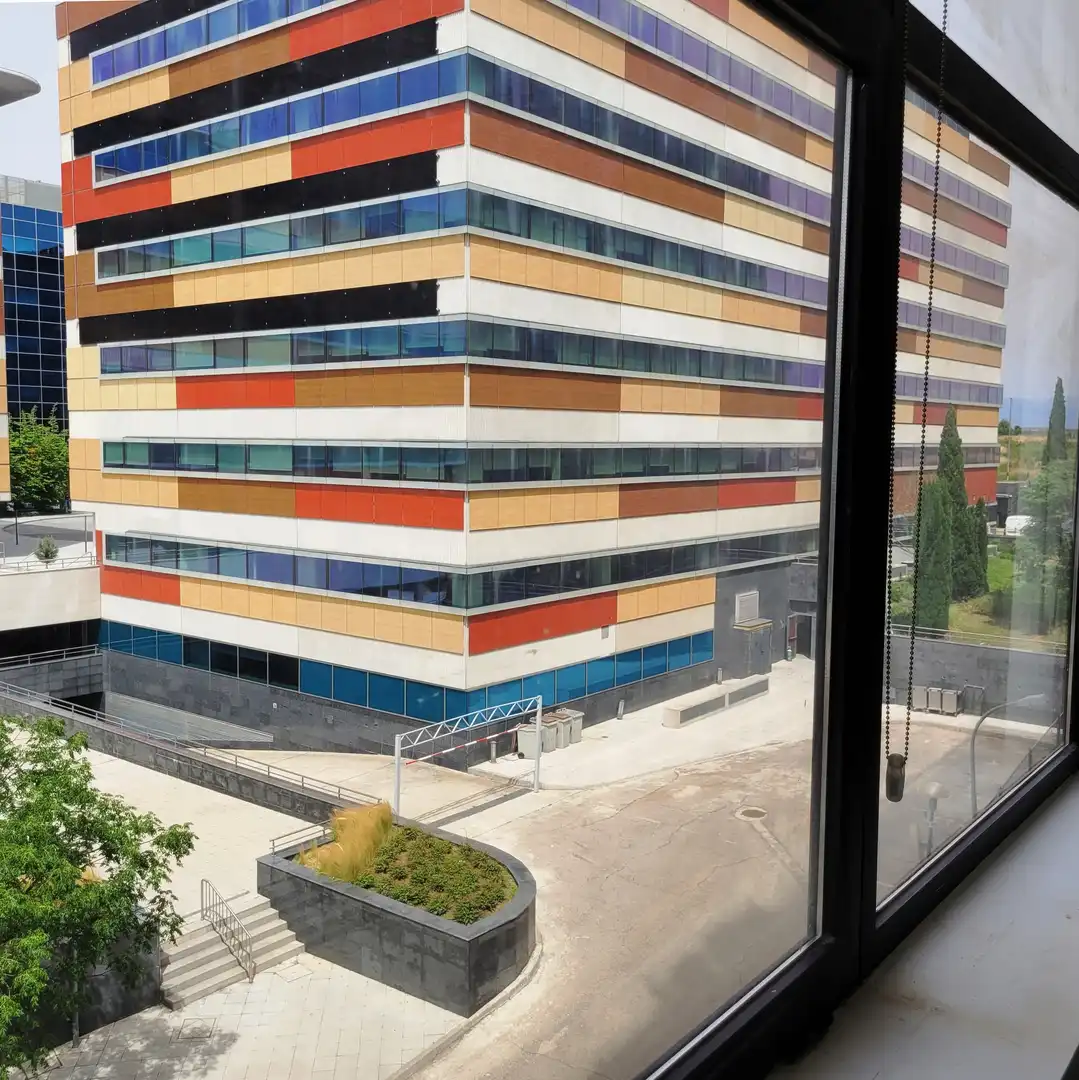 Vista exterior de Oficina en venda en Madrid amb Aire condicionat, Calefacció i Internet