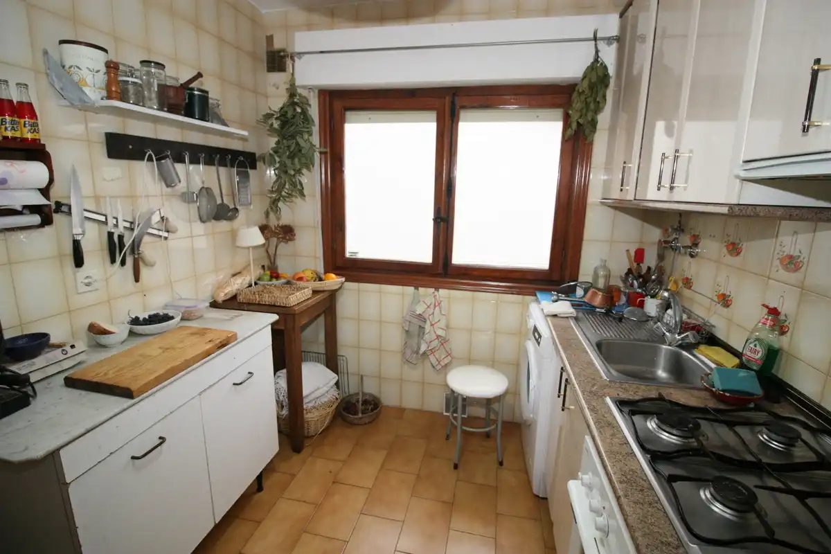 Cocina de Piso en venta en Cuevas del Valle con Calefacción, Amueblado y Balcón