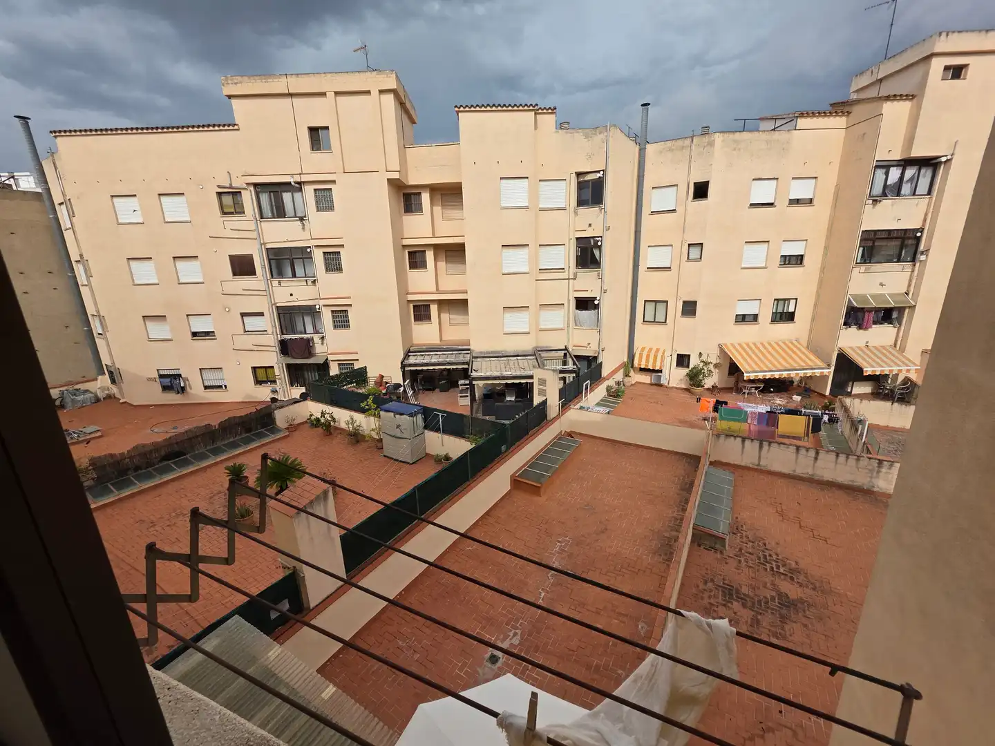 Vista exterior de Pis en venda en Castellón de la Plana / Castelló de la Plana amb Aire condicionat, Traster i Balcó