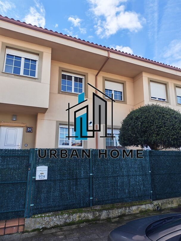 Außenansicht von Einfamilien-Reihenhaus zum Verkauf in Villaquilambre mit Heizung, Privatgarten und Terrasse