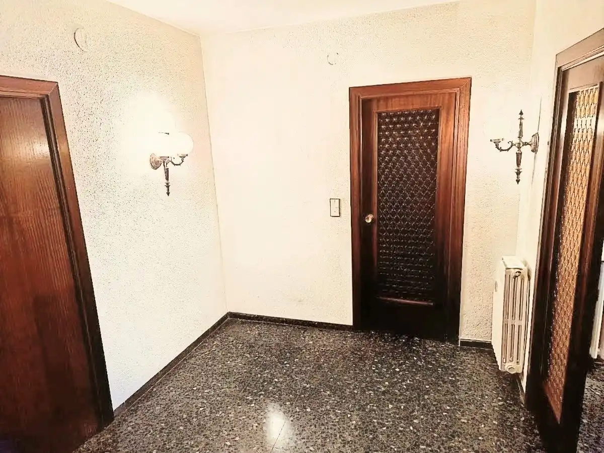 Piso con ascensor en venta en Carrer Acadèmia 46, imagen 4