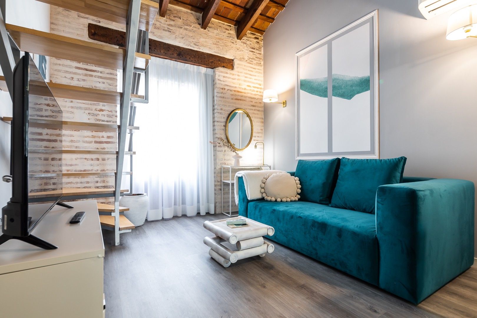 Sala d'estar de Apartament de lloguer en  Valencia Capital amb Aire condicionat, Calefacció i Moblat