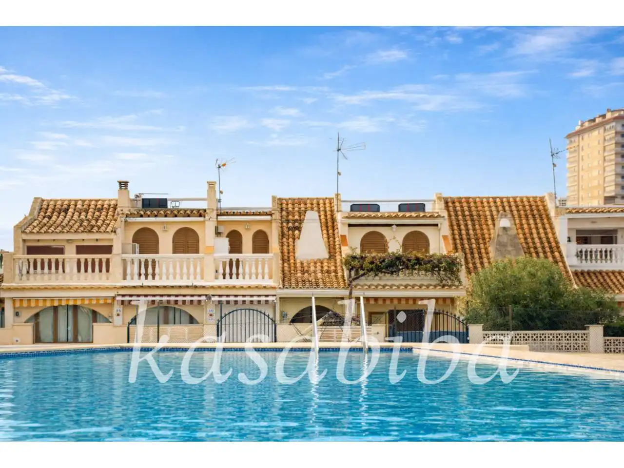 Vista exterior de Casa adosada en venta en Tavernes de la Valldigna con Terraza y Piscina comunitaria