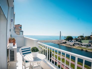 Dúplex con piscina en venta en Castillo Sohail - Myramar