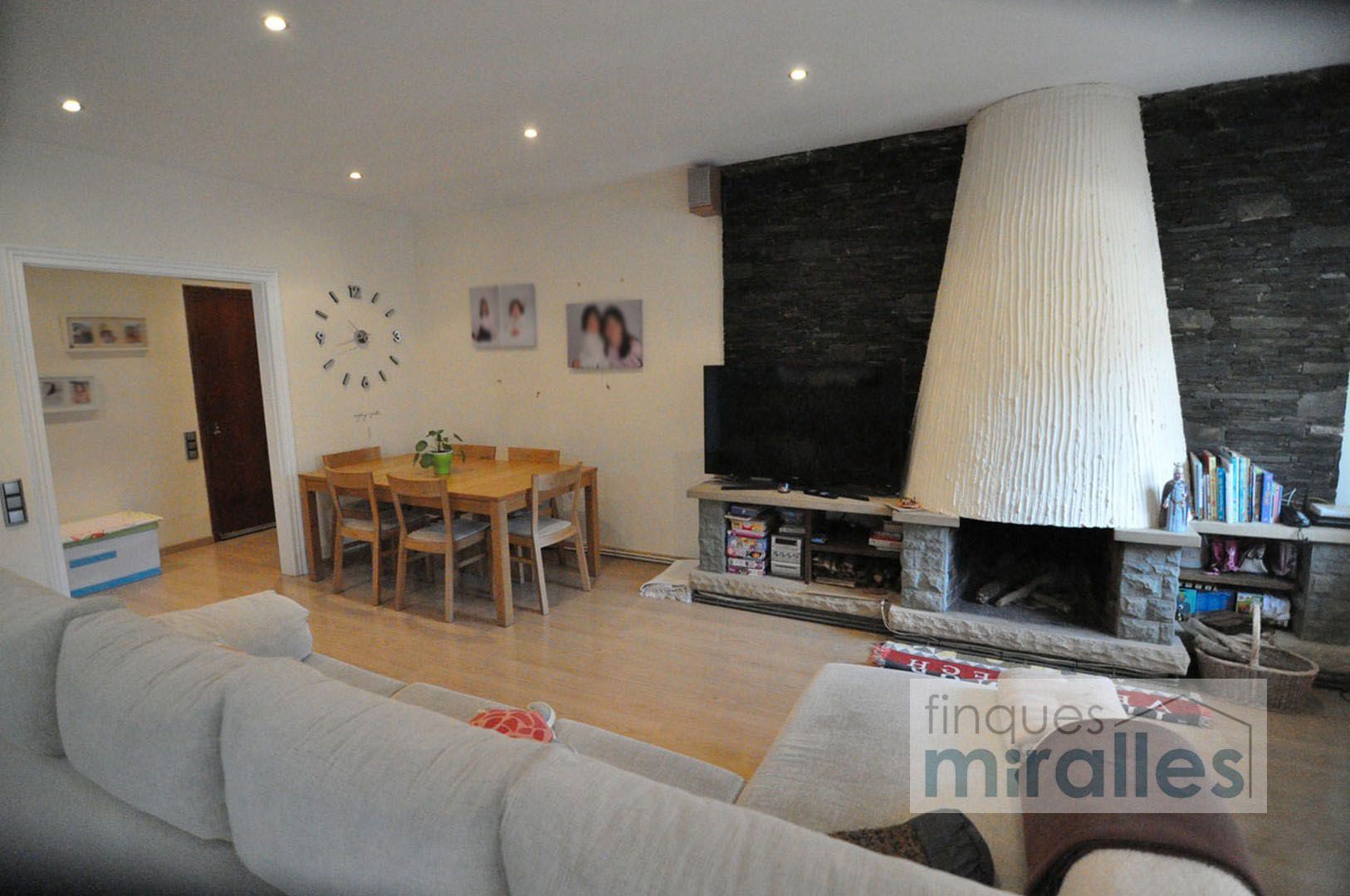 Piso en venta en Carrer Àngel Guimerà, 13