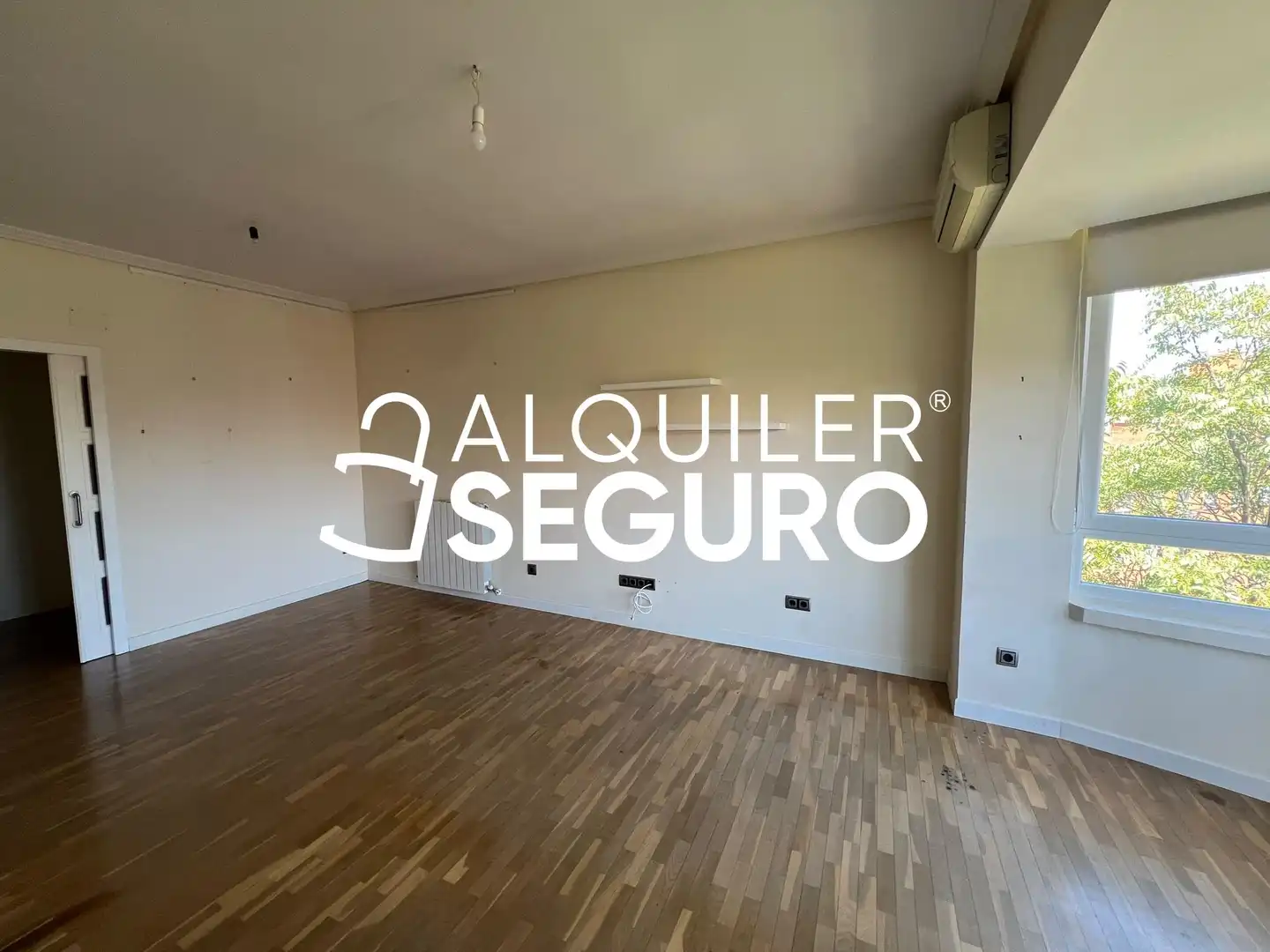 Bedroom of Flat for rent in Tres Cantos  with Air Conditioner and Heating
