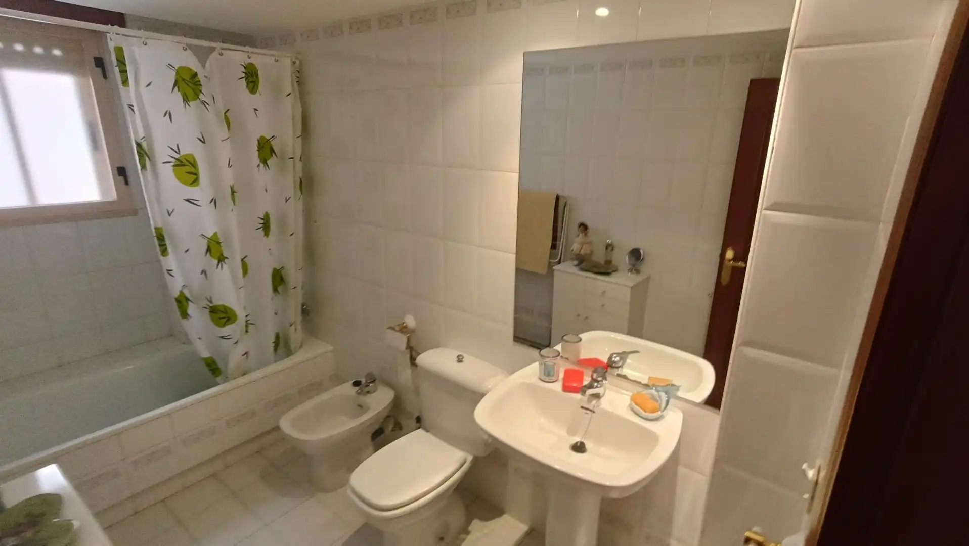 Baño de Piso en venta en Burgos con Calefacción, Terraza y Trastero
