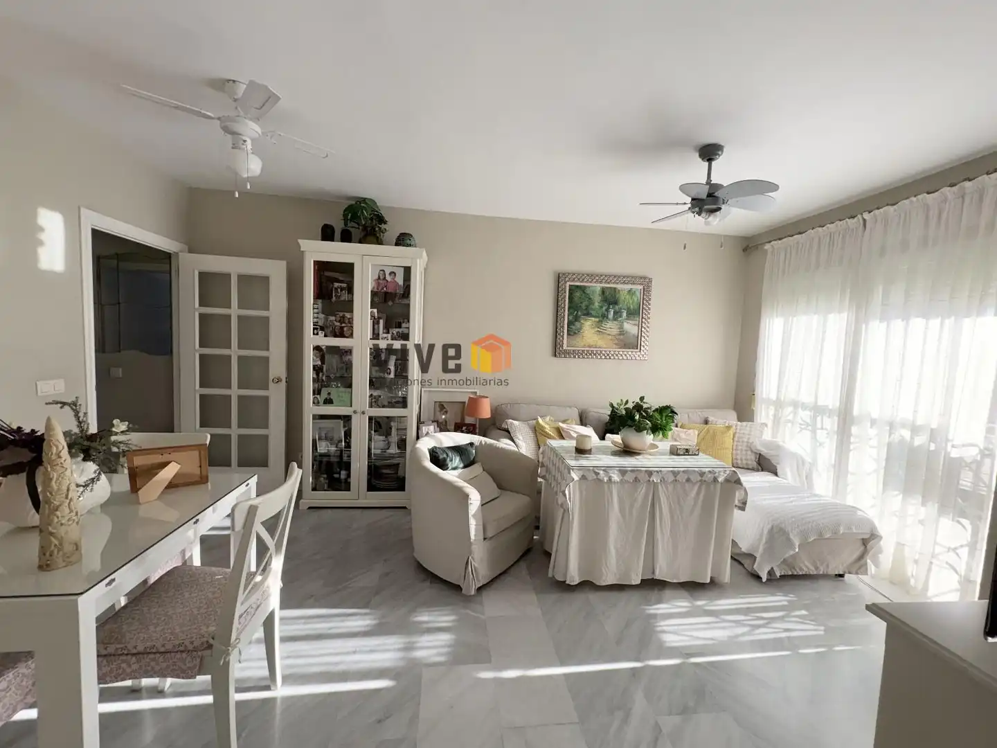 Living room of Flat for sale in Mairena del Aljarafe  with Air Conditioner