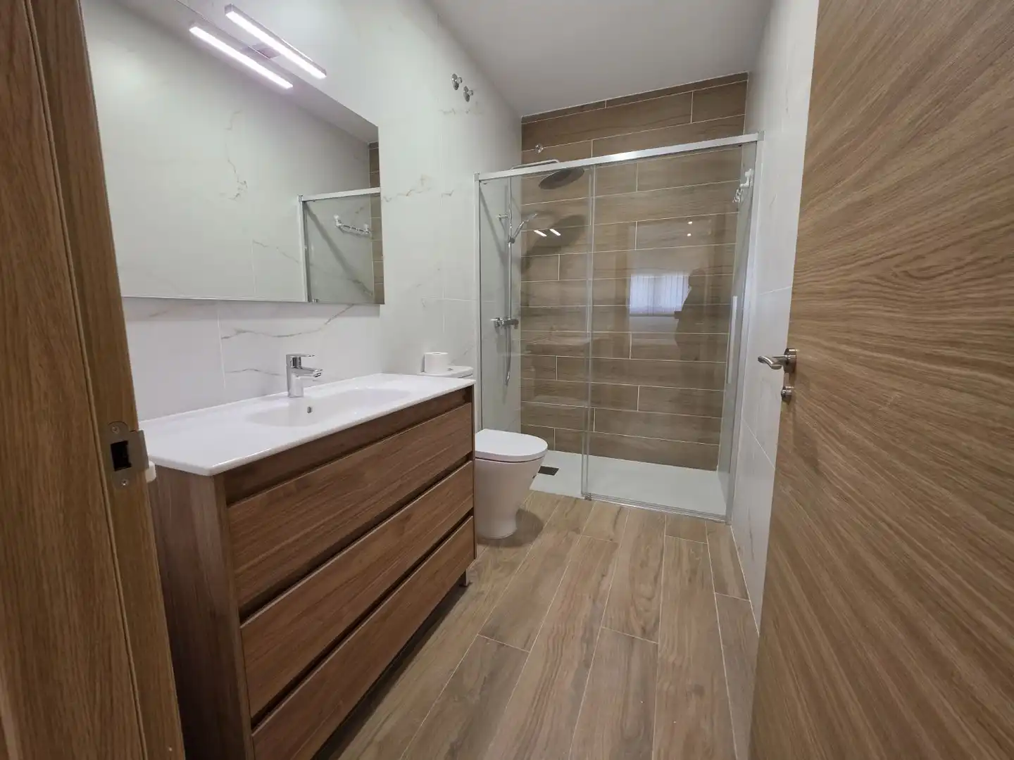 Bathroom of Flat for rent in A Coruña Capital   with Furnished