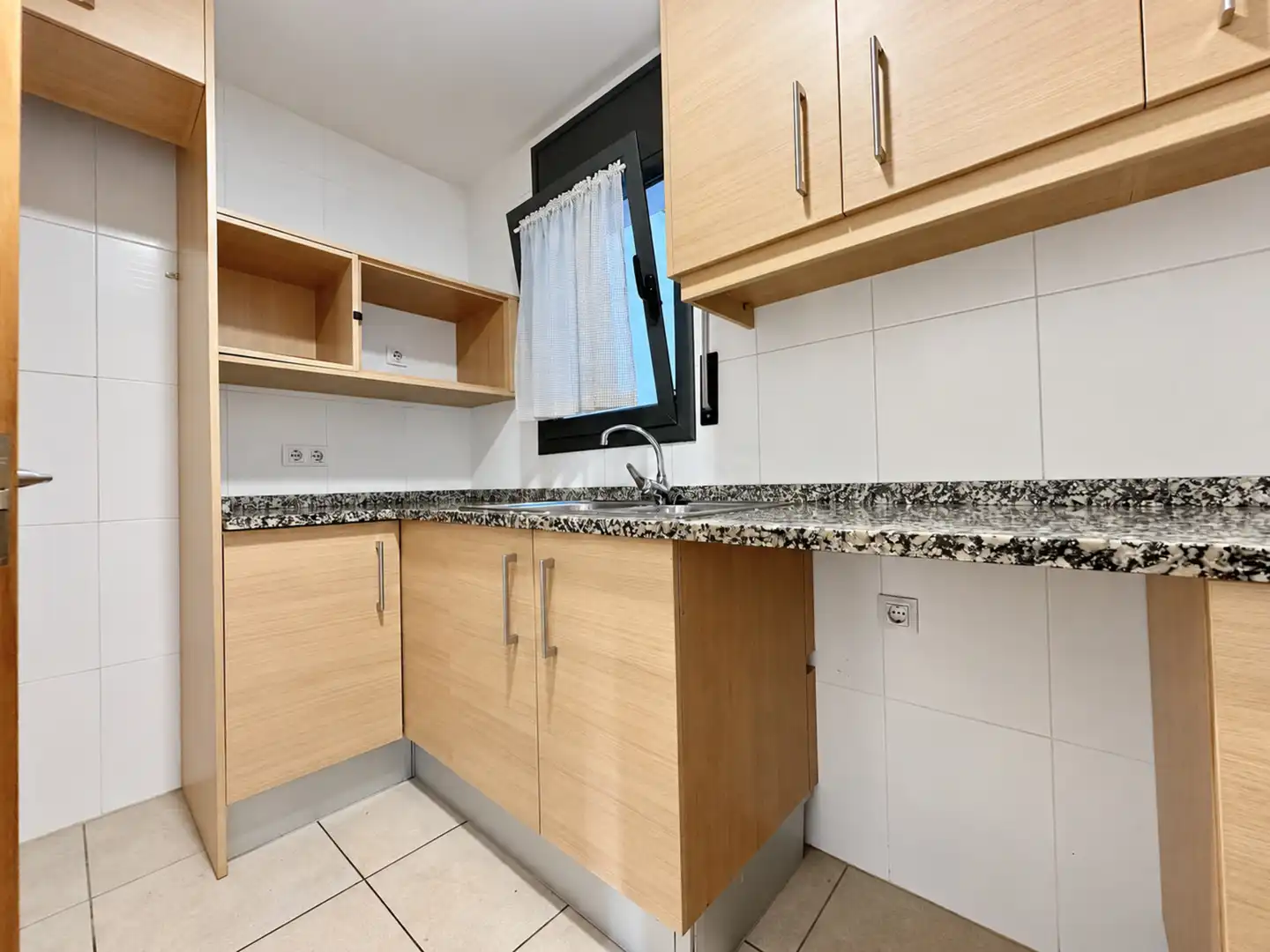 Kitchen of Flat for rent in Centre  