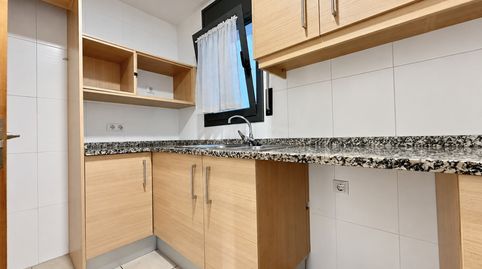 Photo 3 of Flat for rent in Centre, Vic