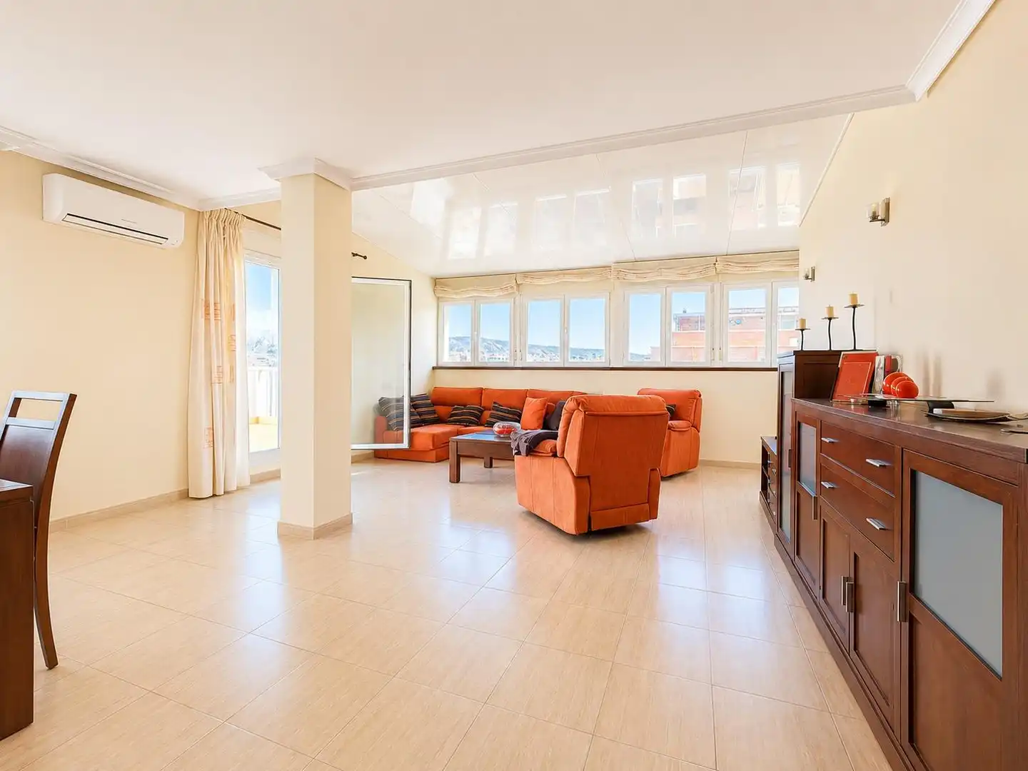 Sala de estar de Ático de alquiler en Almería con Aire acondicionado, Terraza y Amueblado