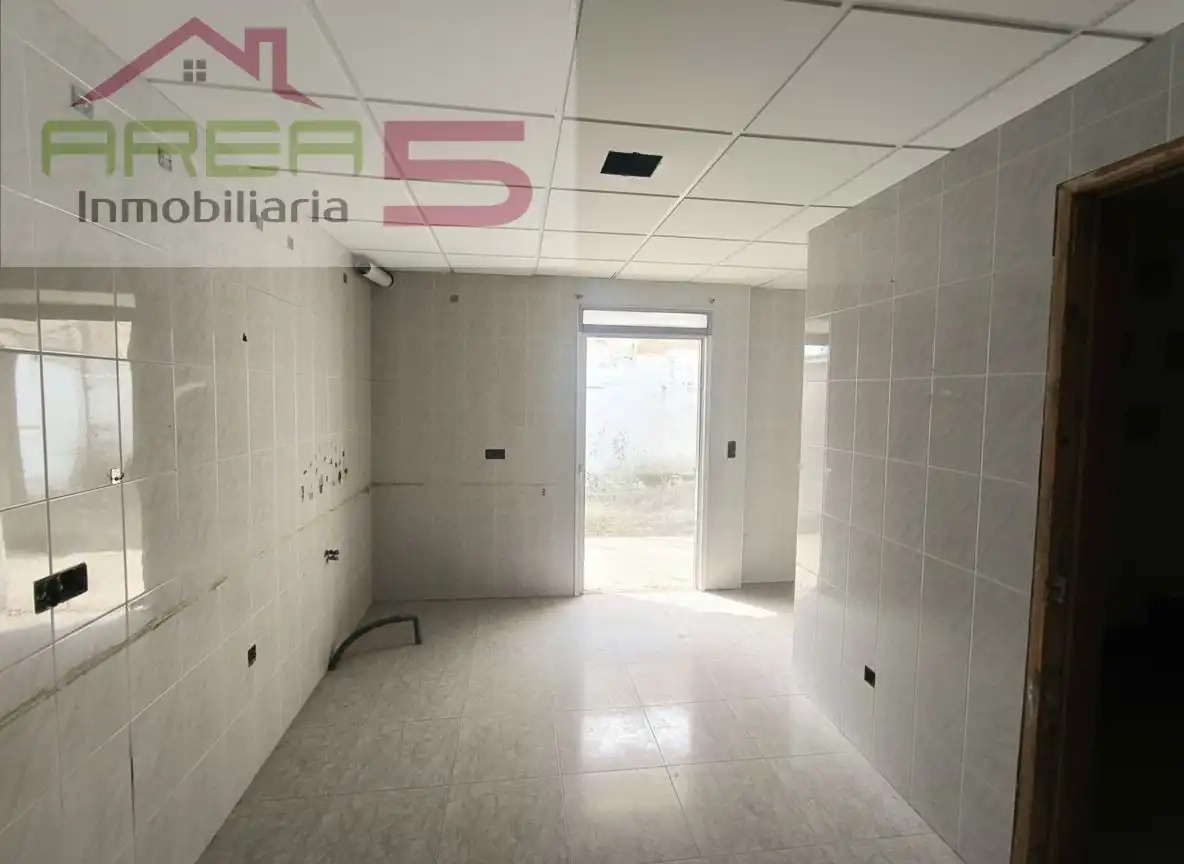 Casa adosada en venta en Santa Amalia con Trastero y Balcón