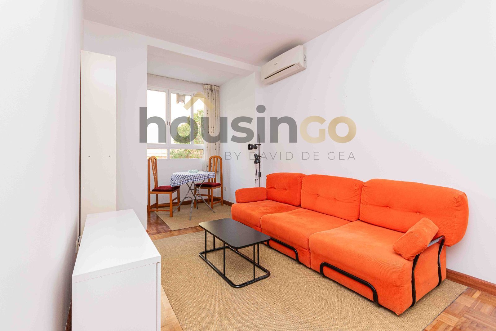 Sala d'estar de Apartament de lloguer en  Madrid Capital amb Aire condicionat, Calefacció i Parquet