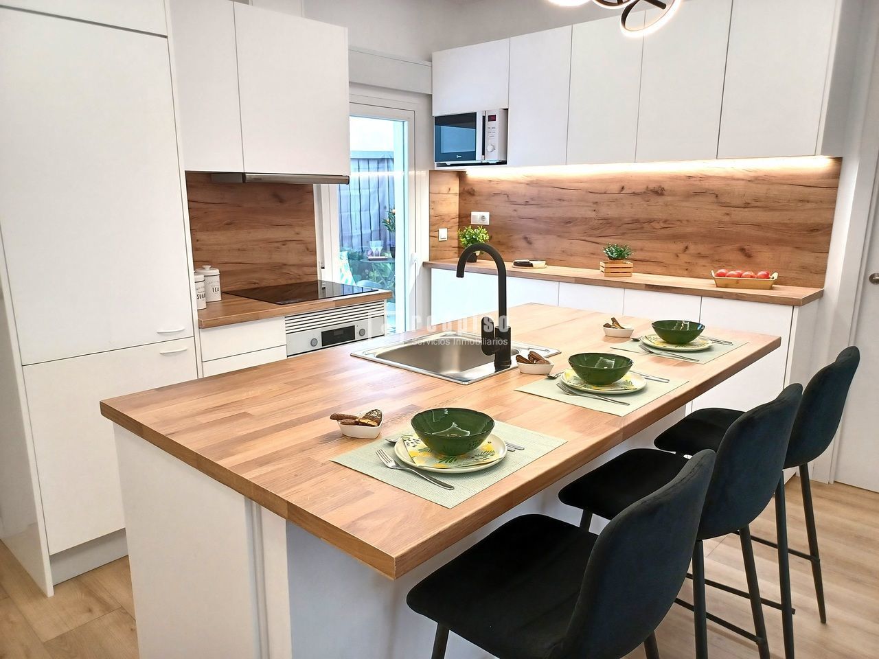 Kitchen of Flat for sale in  Madrid Capital  with Air Conditioner, Heating and Terrace