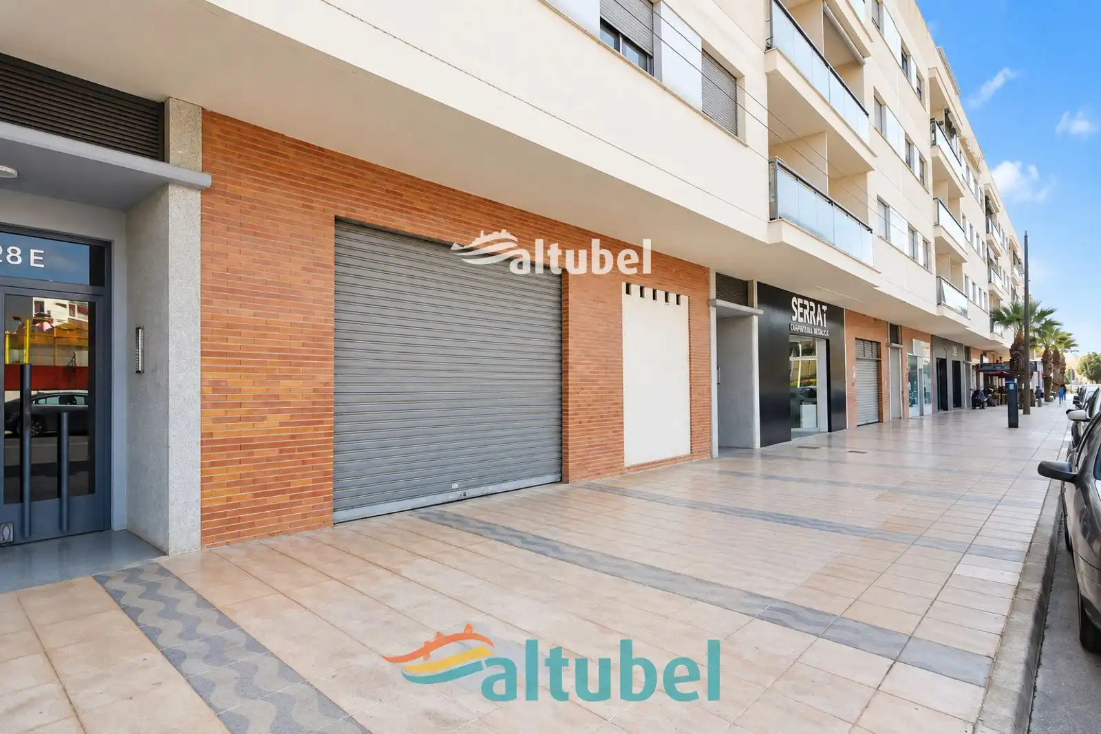 Local comercial de lloguer a estacion 28