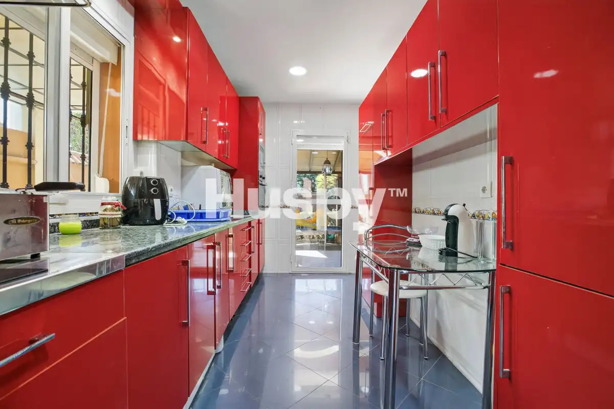 Chalet con balcón en venta en Calle Torre del Oro, imagen 9