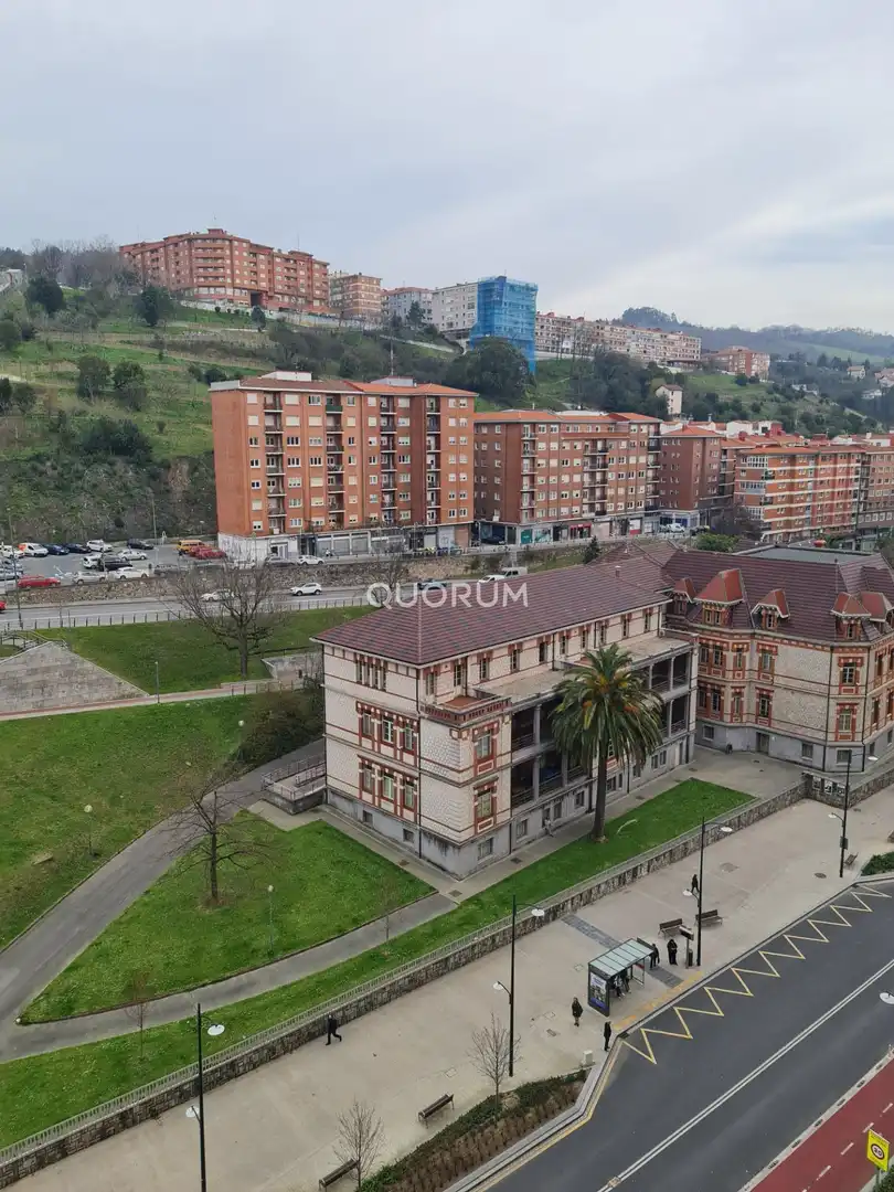 Vista exterior de Piso en venta en Bilbao  con Calefacción, Terraza y Balcón