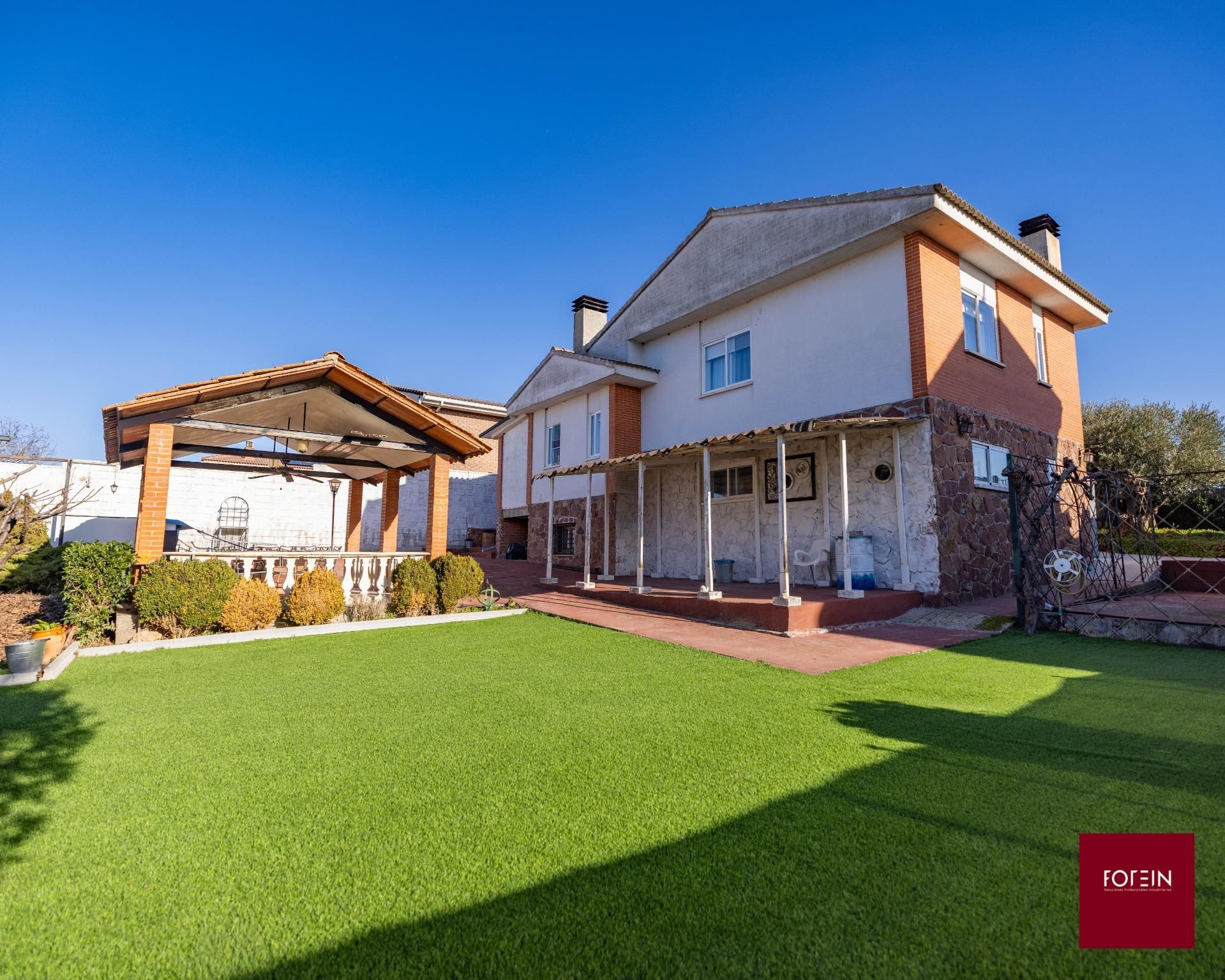 Vista exterior de Casa o chalet en venta en Torrejón del Rey con Aire acondicionado, Jardín privado y Trastero