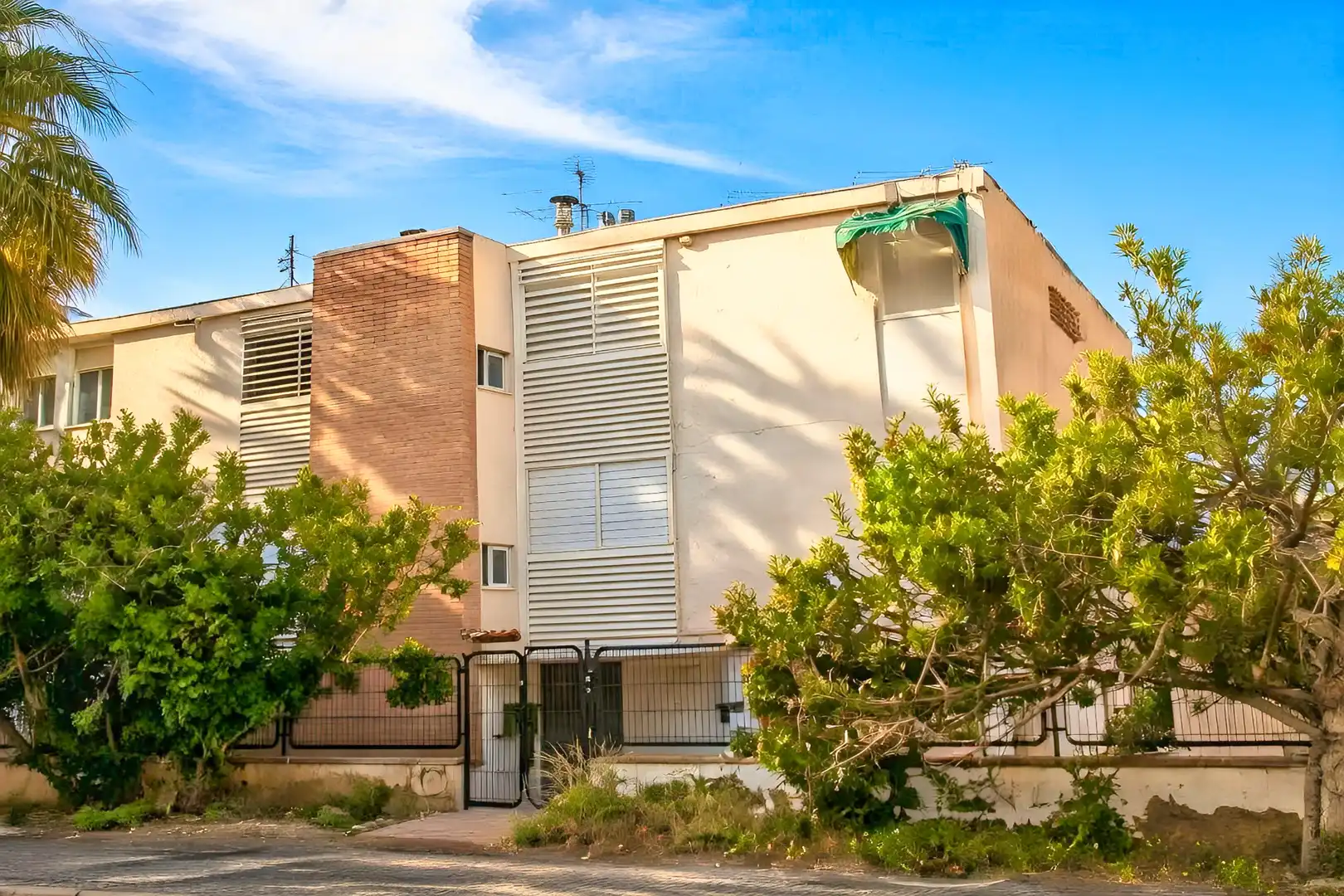 Außenansicht von Wohnungen zur Miete in Alicante / Alacant mit Klimaanlage, Heizung und Terrasse