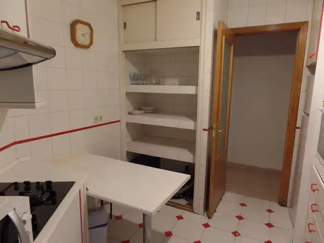 Küche von Wohnung zur Miete in Madrid mit Heizung, Ofen und Waschmaschine