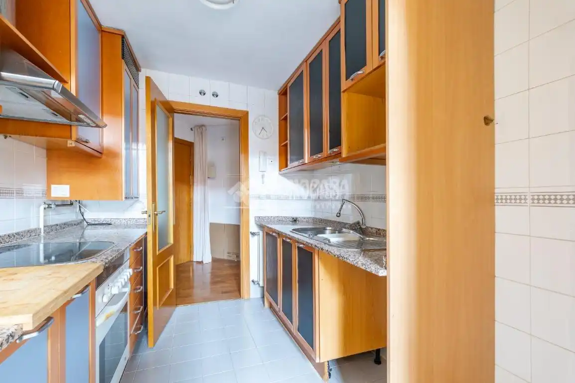 Kitchen of Flat for sale in Madrid  with Heating, Parquet flooring and Storage room