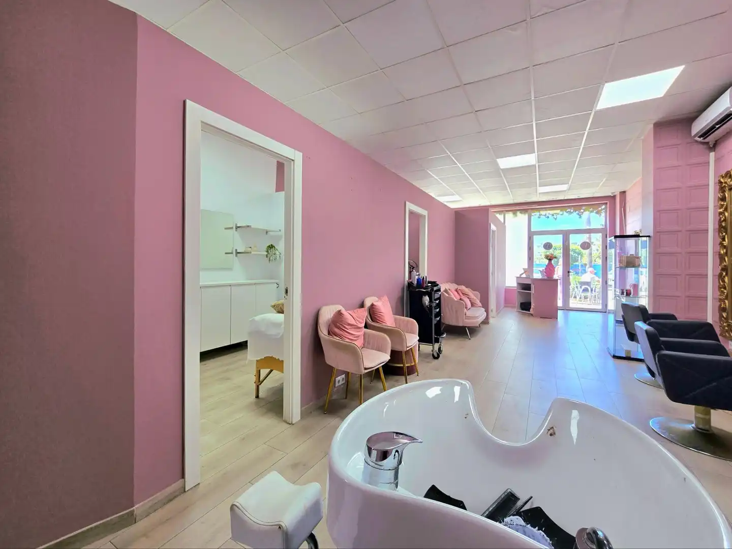 Commercial properties for rent in Marbella  with Air Conditioner and Furnished