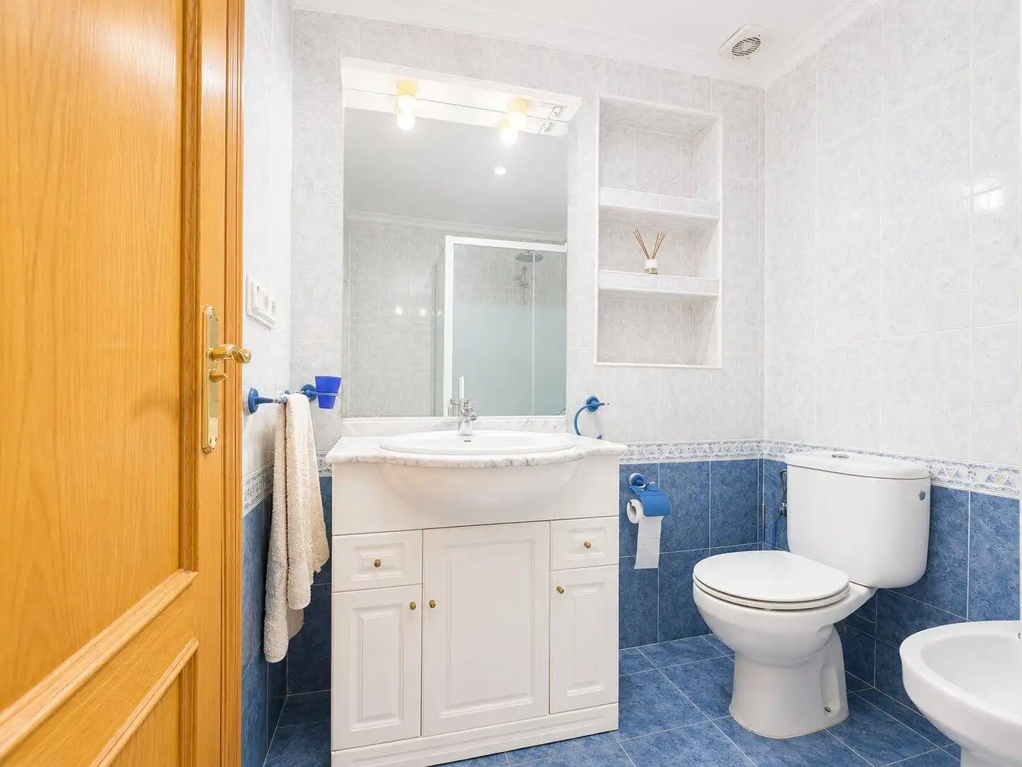 Baño de Piso en venta en Meliana con Terraza, Trastero y Balcón