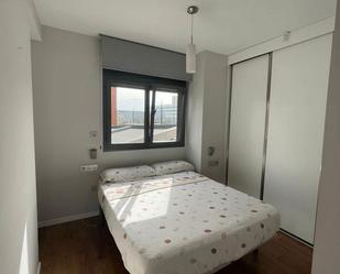 Bedroom of Flat to rent in  Granada Capital  with Air Conditioner, Heating and Parquet flooring