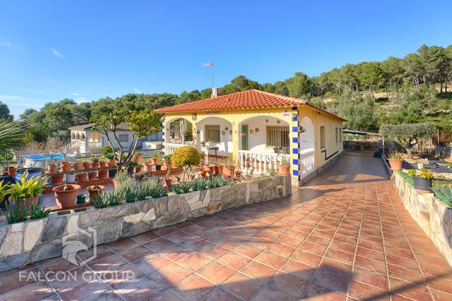 Casa-chalet en Venta en Carrer D'Antoni Gaudí en Castellet i la Gornal