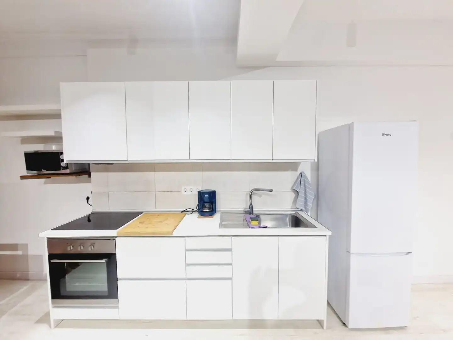 Cuina de Apartament de lloguer en Las Palmas de Gran Canaria amb Moblat
