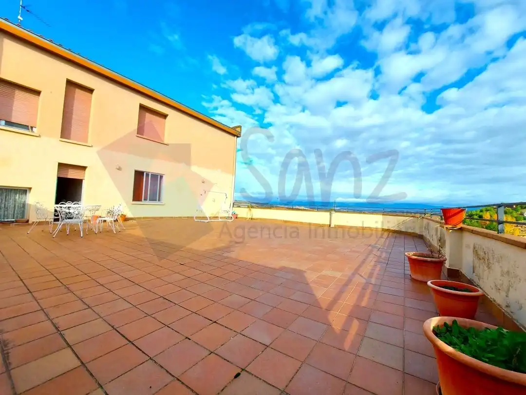 Casa con terraza en venta en Avenida Santa Ana