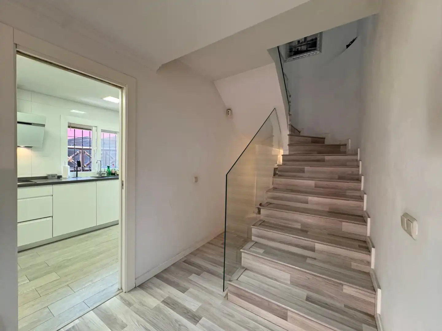 Casa adosada en venda en Alhaurín de la Torre amb Aire condicionat, Jardí privat i Parquet