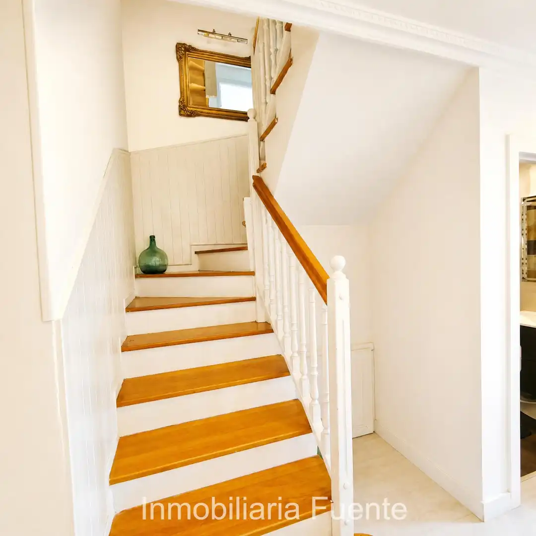 Einfamilien-Reihenhaus zum Verkauf in Muskiz mit Heizung, Privatgarten und Terrasse