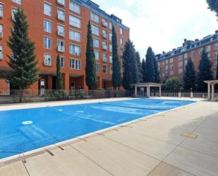 Piscina de Àtic en venda en  Madrid Capital amb Aire condicionat, Calefacció i Jardí privat