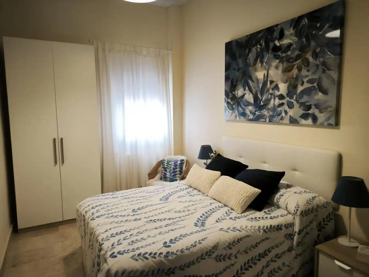 Habitación de Dúplex en venta en Sanlúcar de Barrameda con Aire acondicionado, Trastero y Amueblado