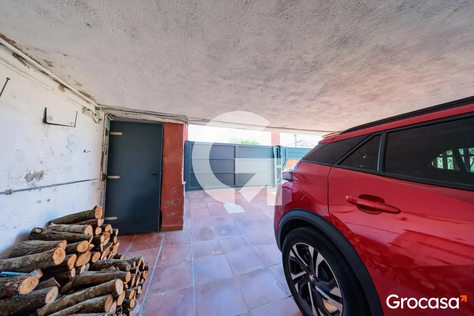 Aparcament de Casa o xalet en venda en Terrassa amb Aire condicionat, Calefacció i Jardí privat