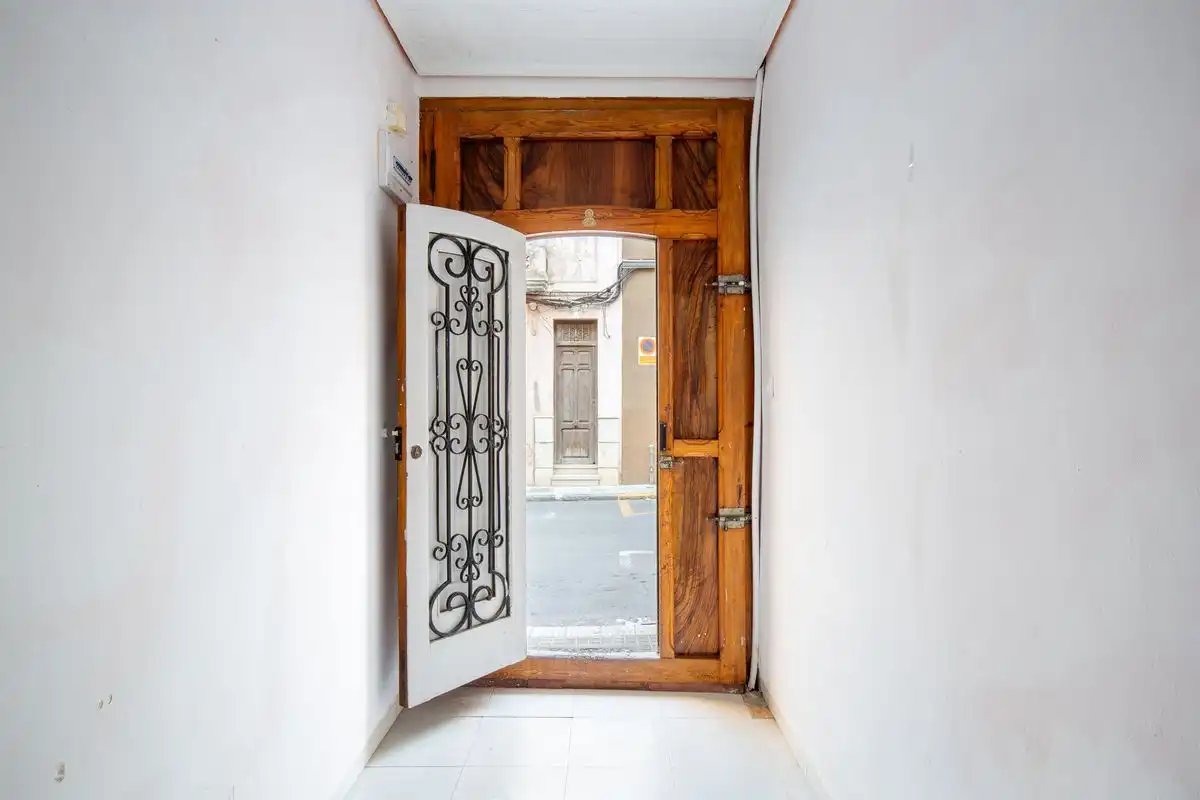 Erdgeschoss zum Verkauf in Sagunto / Sagunt mit Heizung, Terrasse und Abstellraum