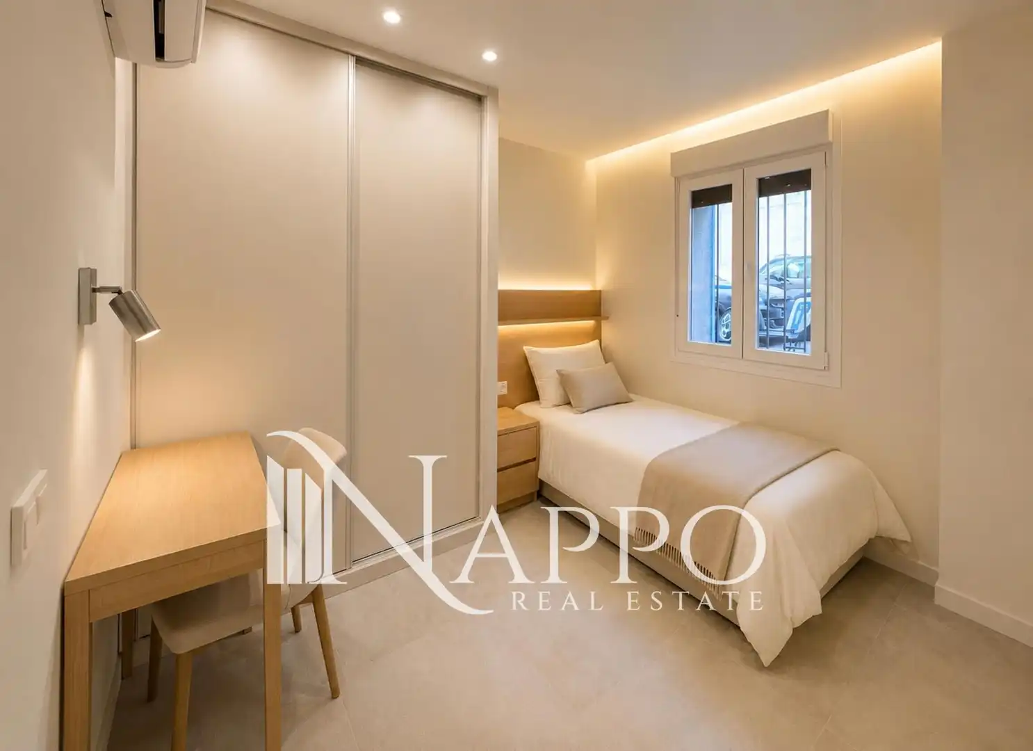 Bedroom of Flat for sale in Madrid  with Air Conditioner, Heating and Oven