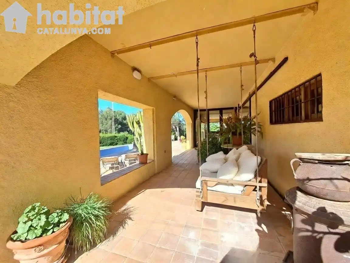 Vista exterior de Casa o chalet en venta en Sant Esteve Sesrovires con Aire acondicionado, Calefacción y Jardín privado