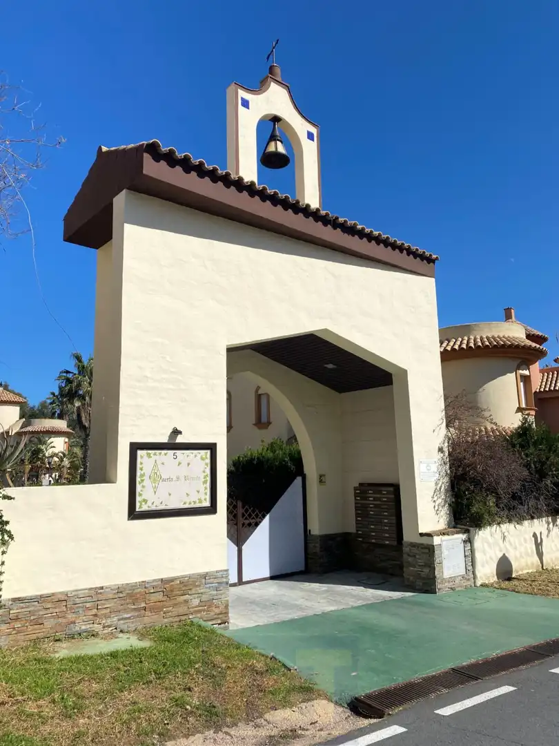 Chalet con terraza en venta en BARRANCO DEL MORO 1