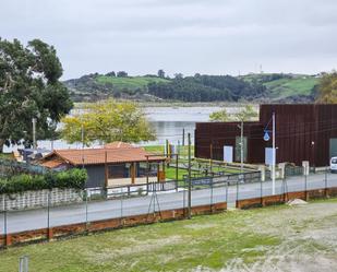 Vista exterior de Apartament en venda en Suances amb Calefacció, Moblat i Piscina comunitària