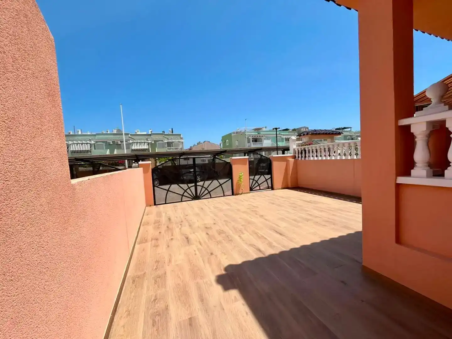 Terrassa de Casa adosada en venda en Santa Pola amb Aire condicionat, Piscina i Balcó