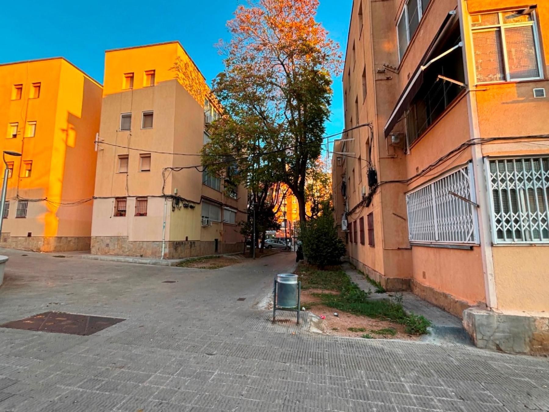 Exterior view of Flat for sale in L'Hospitalet de Llobregat