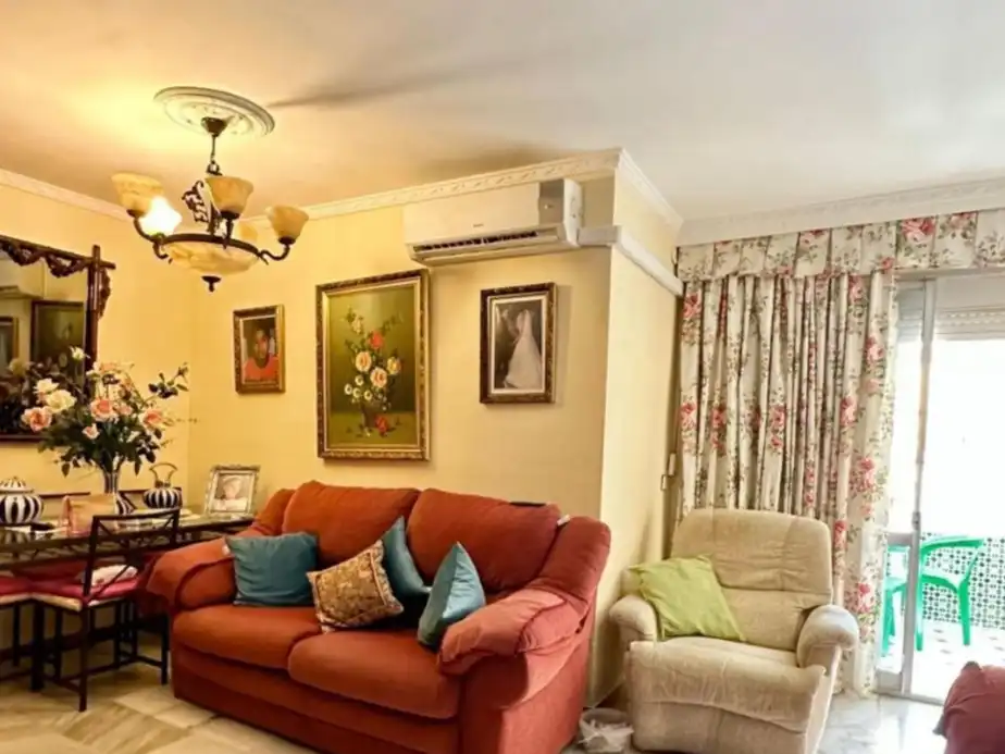 Sala de estar de Piso en venta en Torremolinos con Aire acondicionado, Terraza y Piscina comunitaria