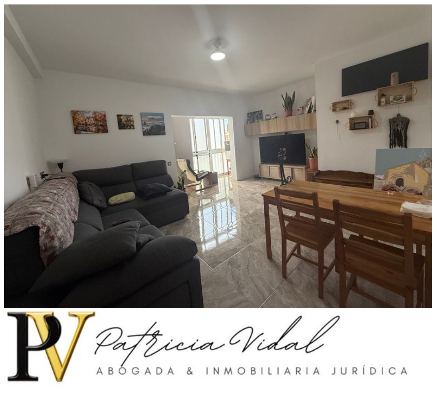 Living room of Flat for sale in Las Palmas de Gran Canaria  with Storage room, Furnished and Oven