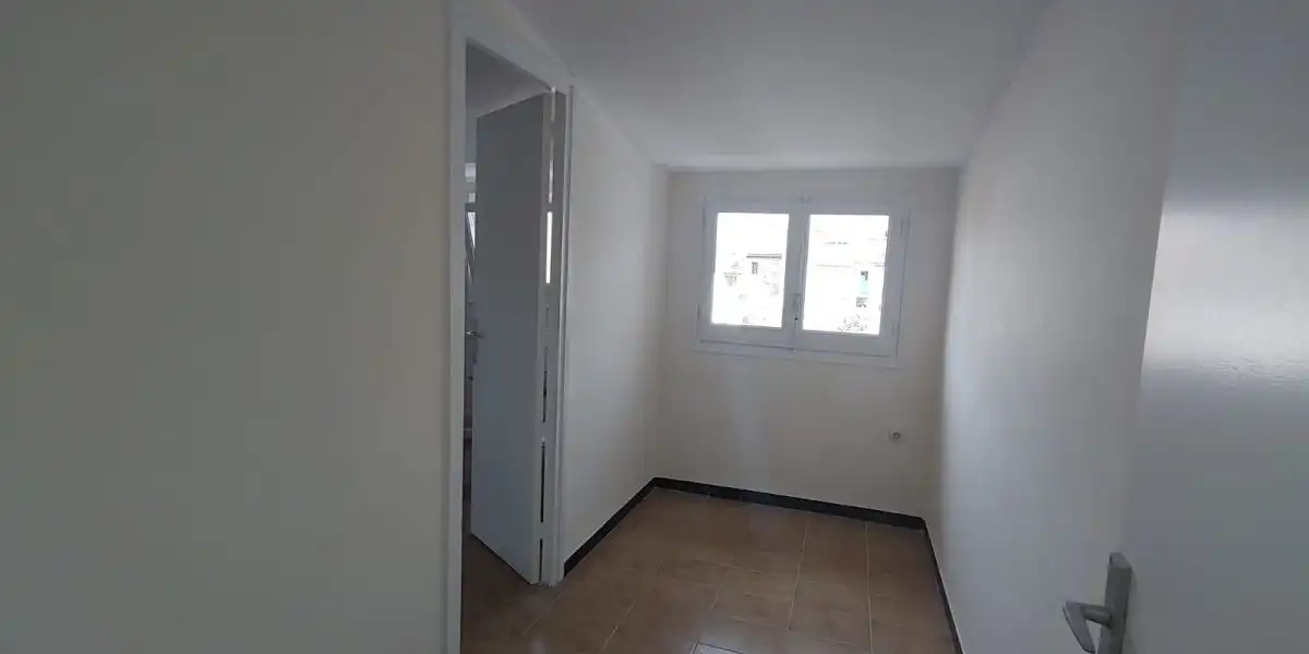 Dormitori de Casa adosada en venda en Anglès amb Calefacció, Terrassa i Traster
