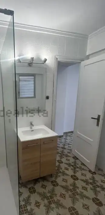 Baño de Piso en venta en Paterna con Horno y Balcón