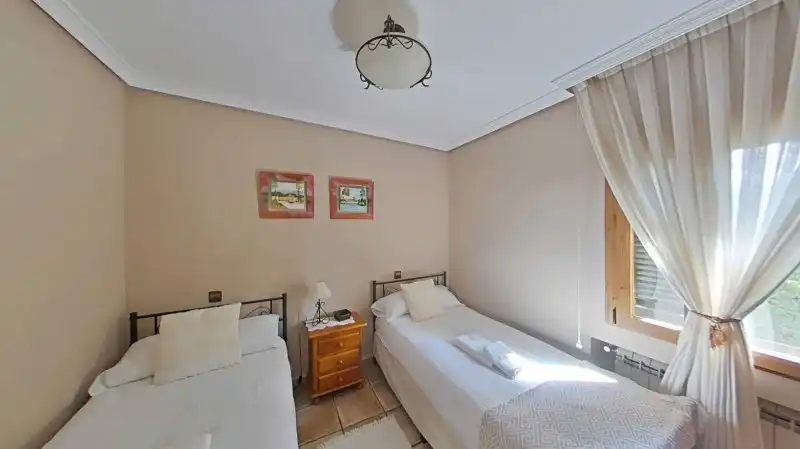 Habitación de Casa o chalet en venta en Bustarviejo con Calefacción, Parquet y Terraza