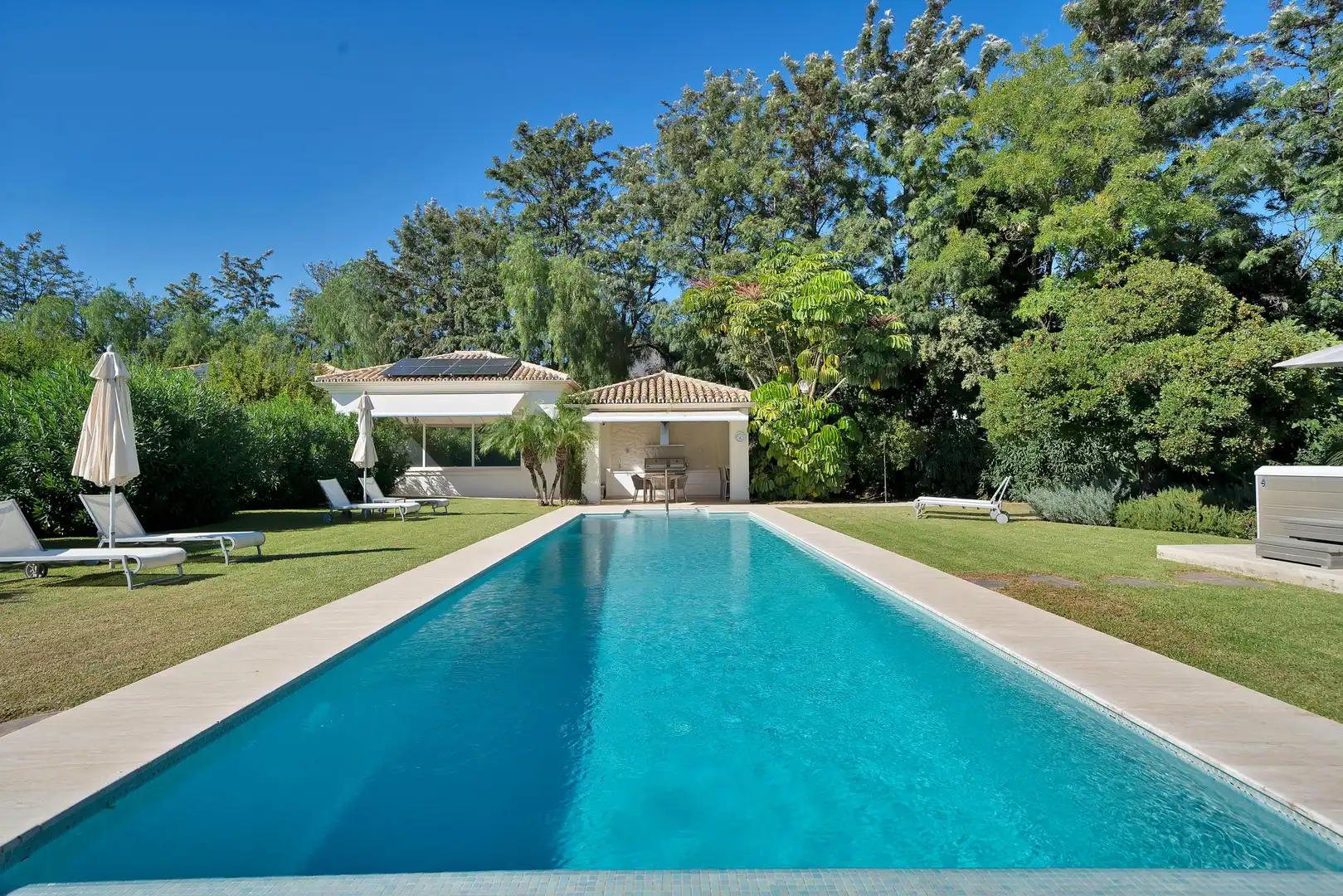 Piscina de Casa o xalet de lloguer en Benahavís amb Calefacció, Jardí privat i Terrassa